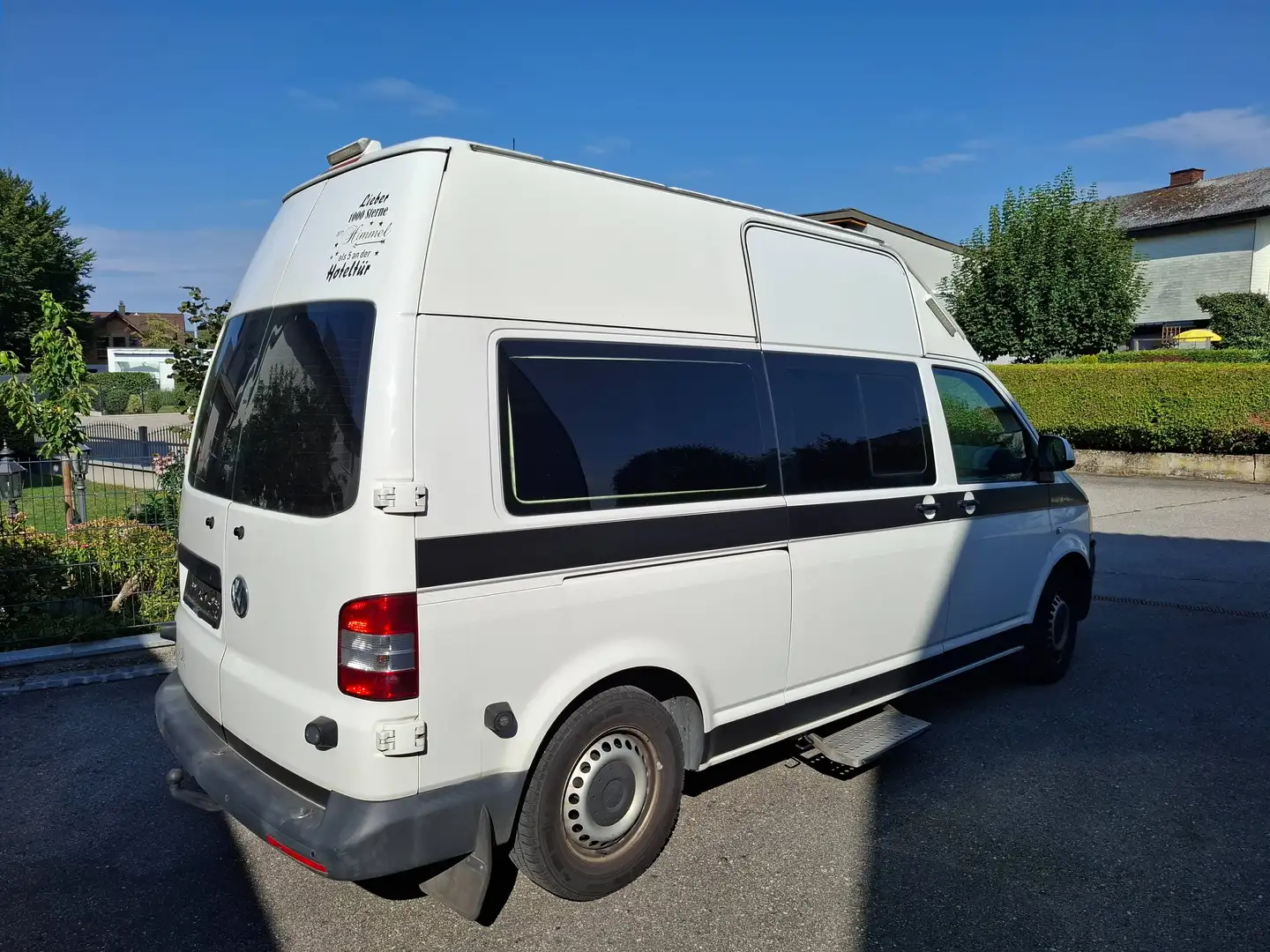 Volkswagen T5 Campervan mit Vorzelt Weiß - 1