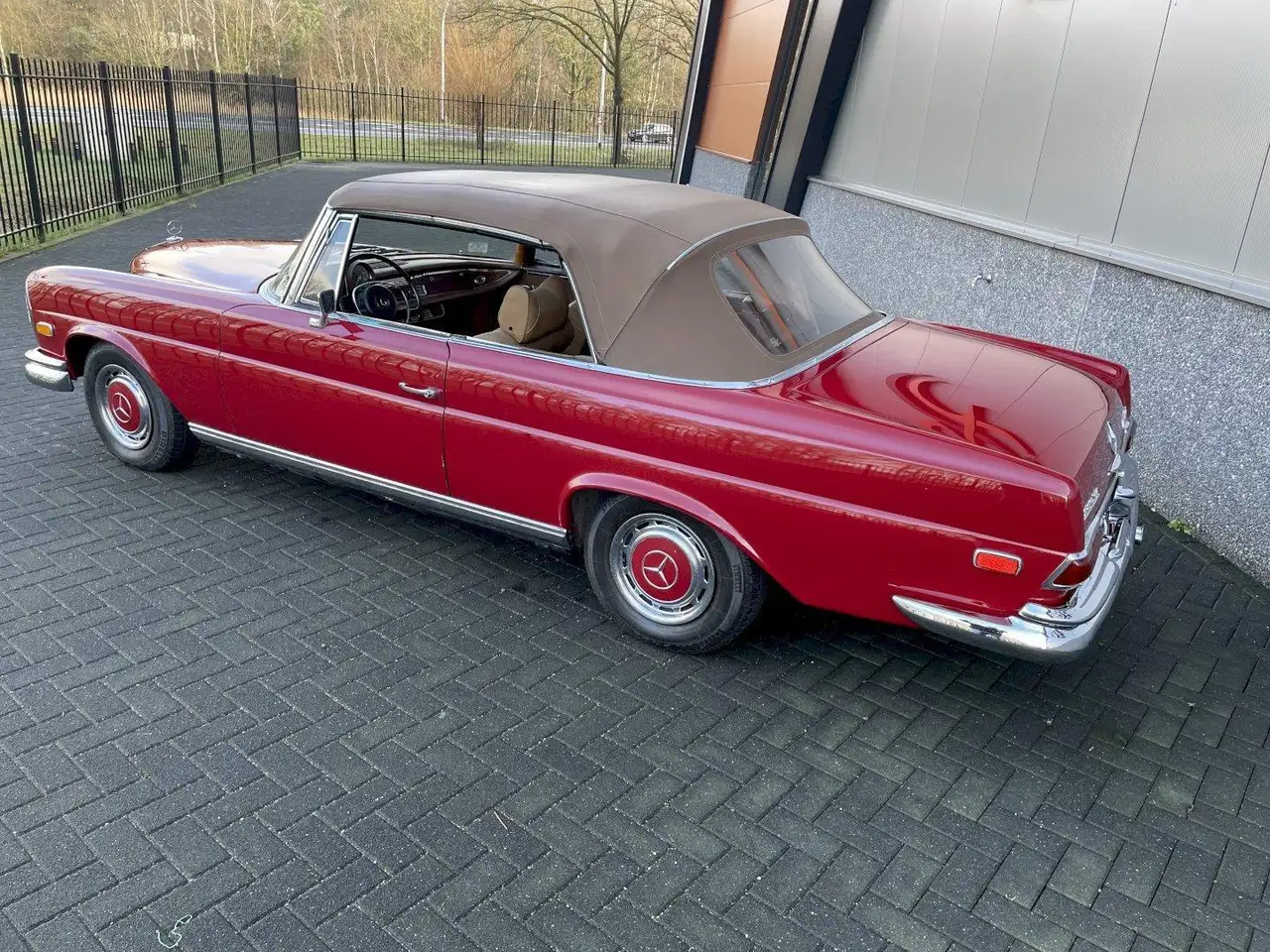 Mercedes-Benz 280 W111 280SE Cabriolet, foto 7