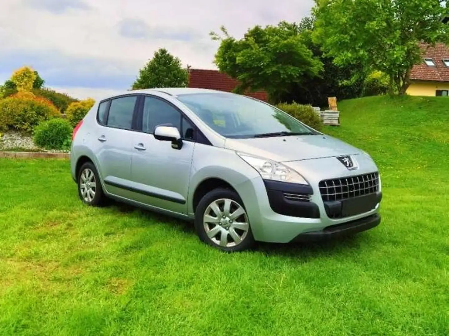 Peugeot 3008 3008 1,6 16V VTi Active Active Silber - 1