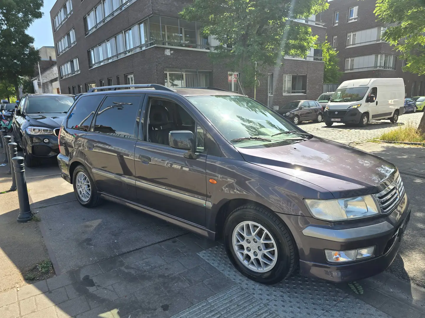 Mitsubishi Space Wagon 2.4i GDI GLX Plus 7pl. (EXPORT AFRICA MERCI) Gris - 2