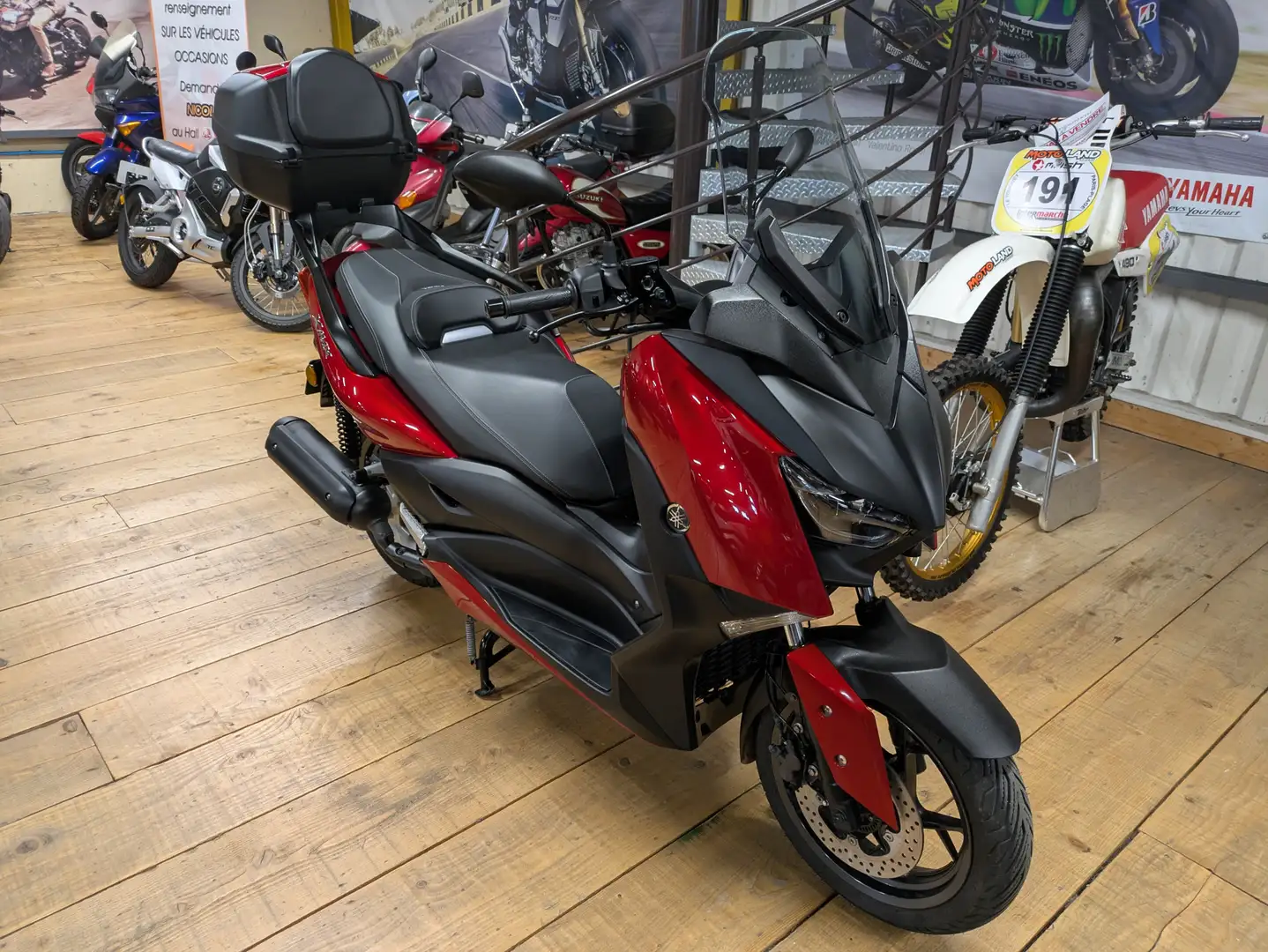 Yamaha X-Max 125 Rojo - 1