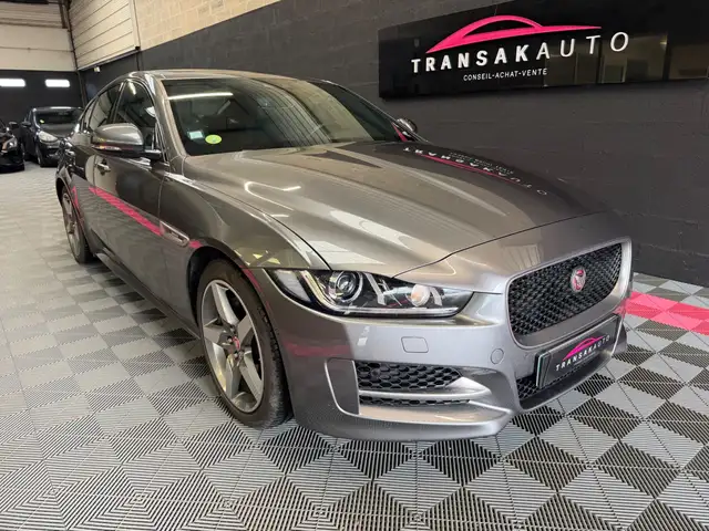Jaguar XE XE 2.0 D - 180 ch BVA R-Sport