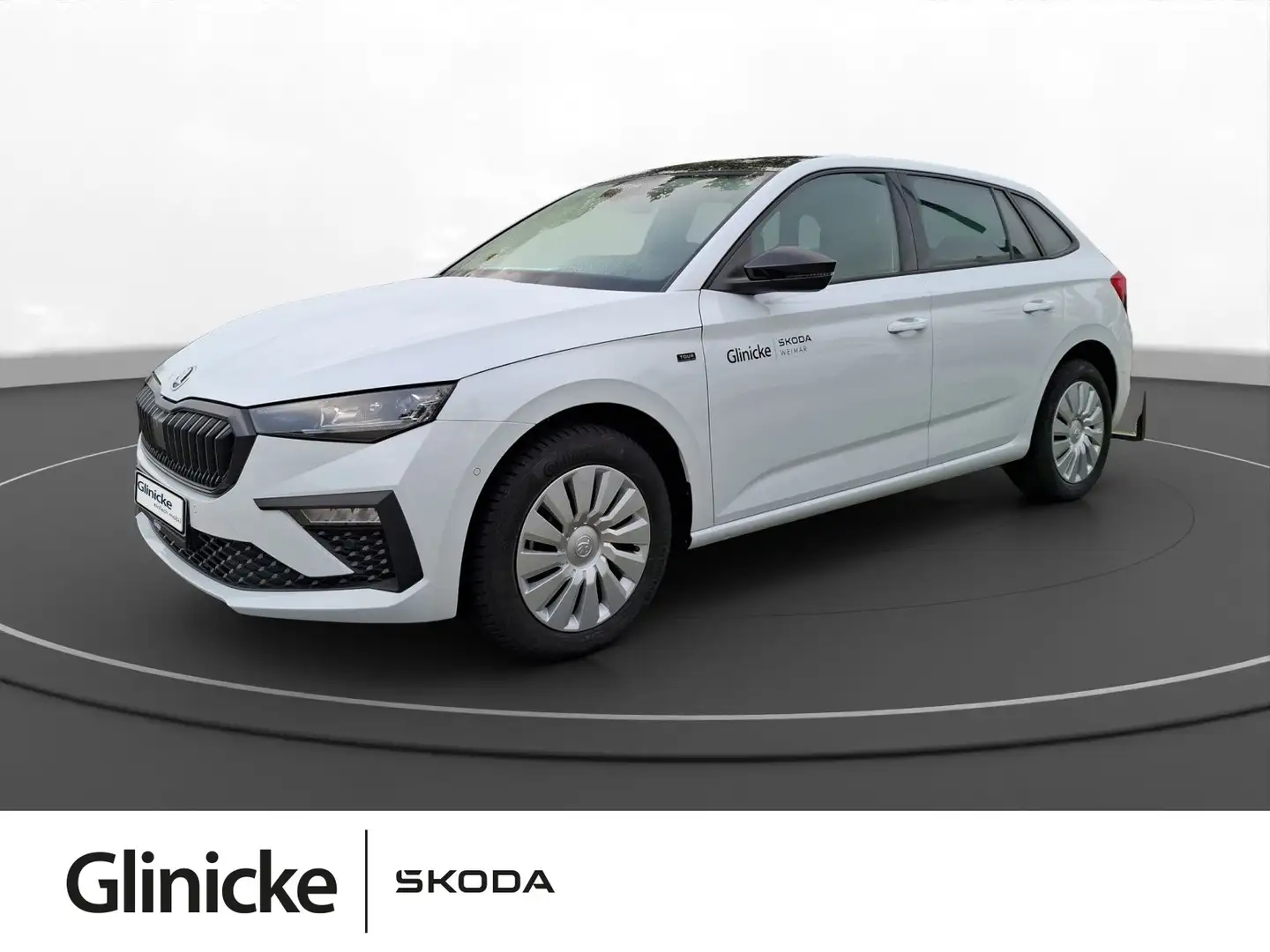 Skoda Scala Tour 1.0 TSI (85kW) DSG Verfügbar 01/26 Weiß - 1