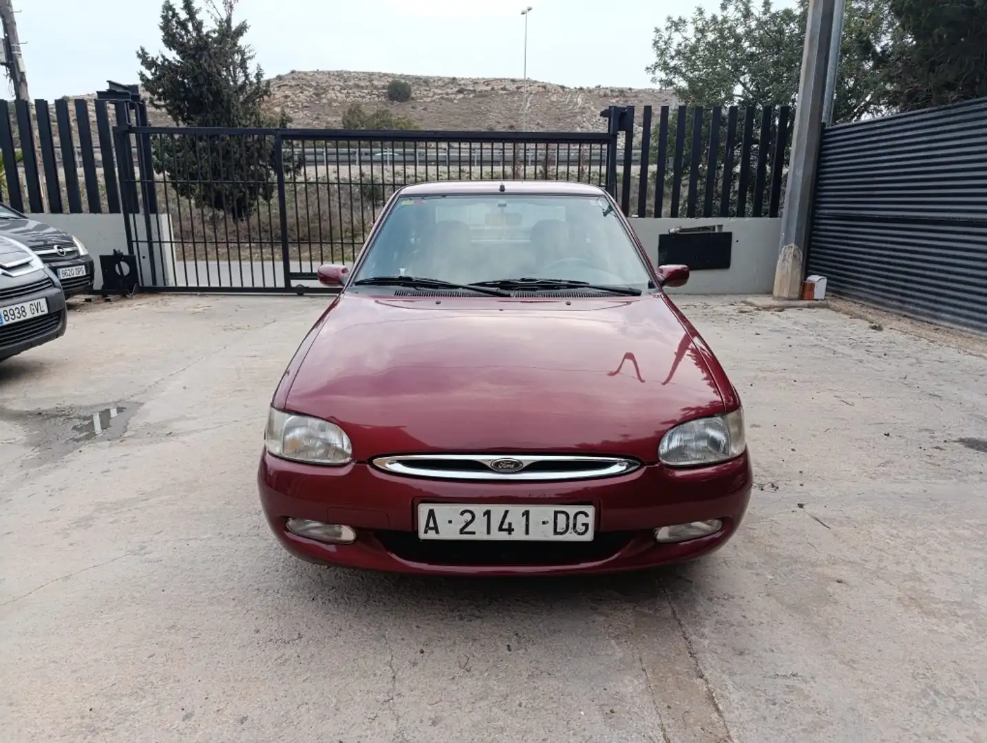 Ford Escort Berlina Manual de 5 Puertas Rot - 2