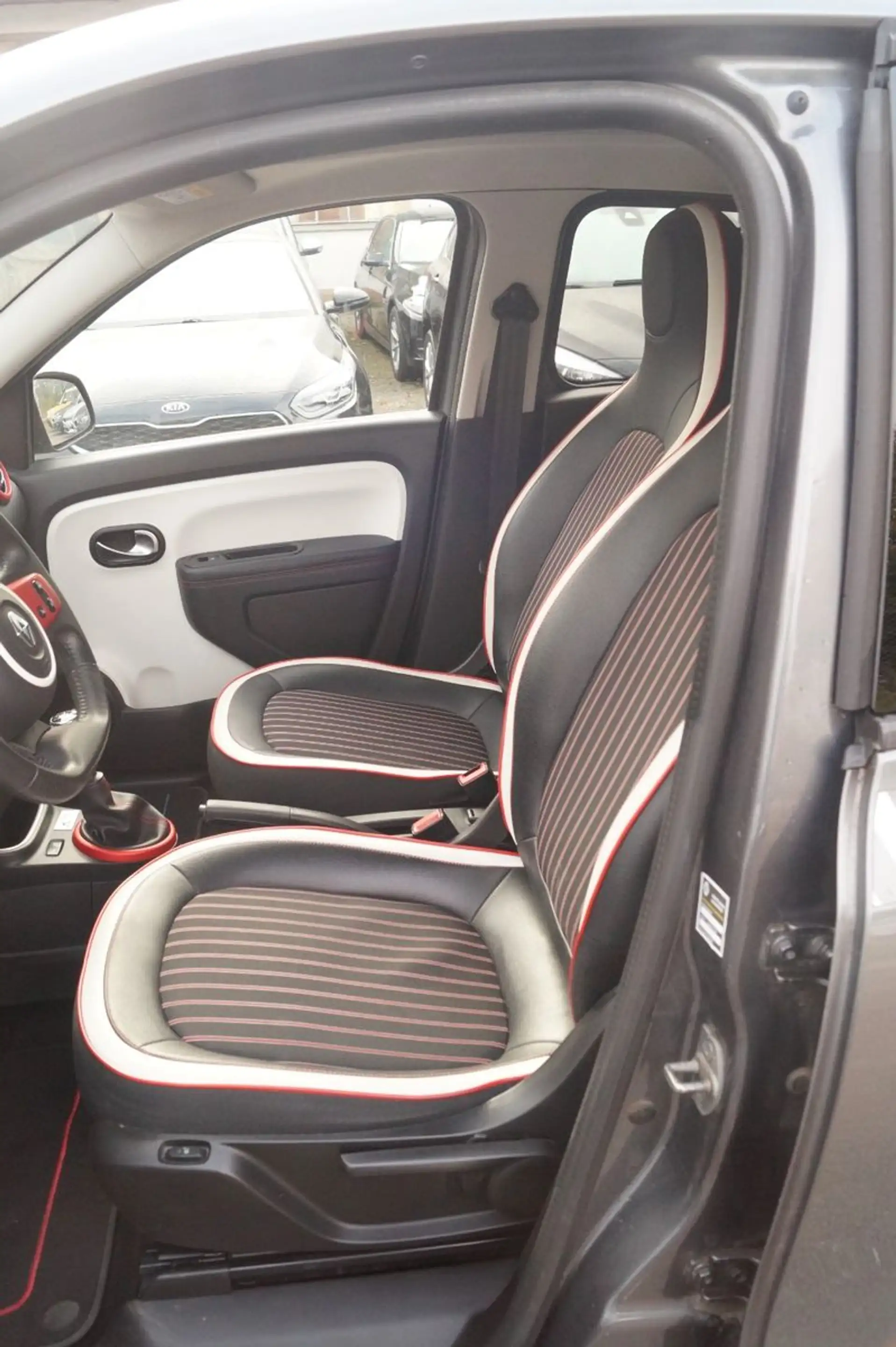 Renault Twingo Le Coq Sportif — photo 15