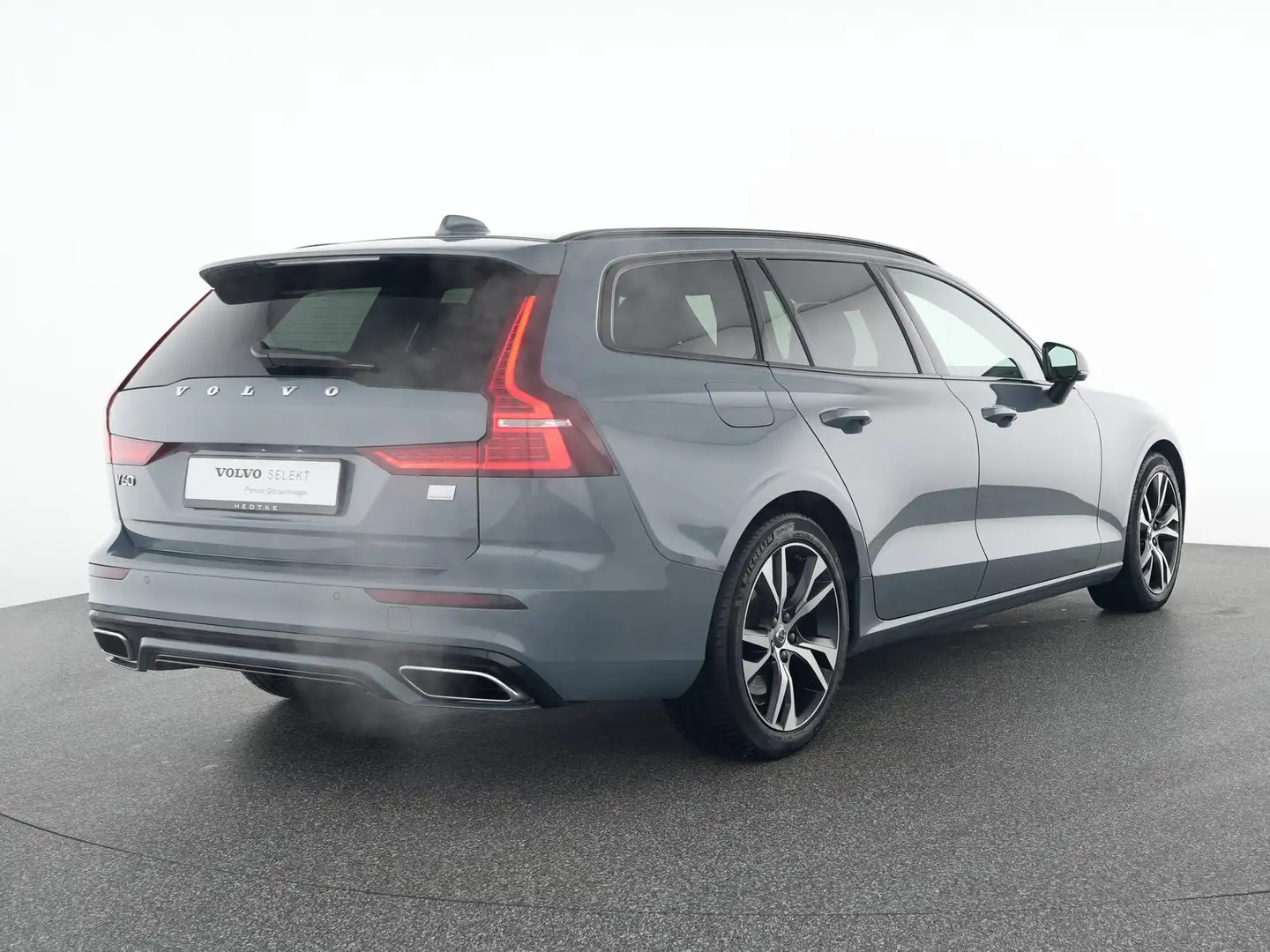 Volvo V60 RechargeT6 AWD R-Design H&K*Pilot Assist Grau - 2