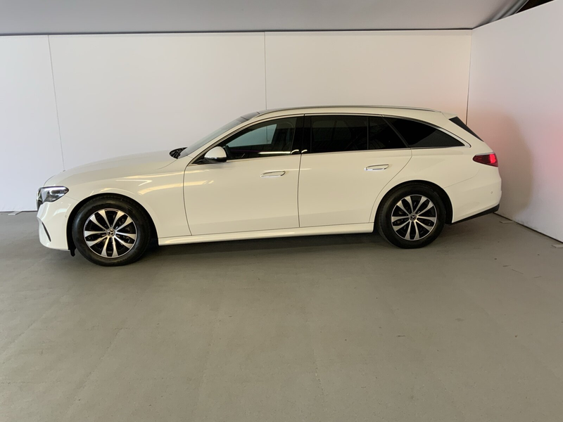 Mercedes-Benz E 200 E 200 T AVANTGARDE Pano DISTRONIC Apple CarPlay — photo 3