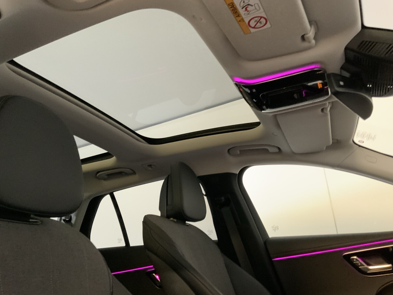 Mercedes-Benz E 200 E 200 T AVANTGARDE Pano DISTRONIC Apple CarPlay — photo 14