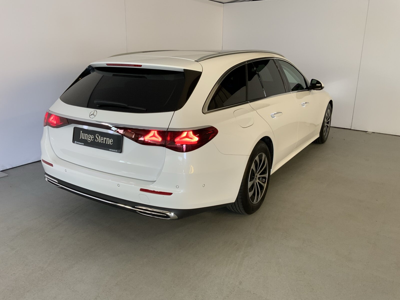 Mercedes-Benz E 200 E 200 T AVANTGARDE Pano DISTRONIC Apple CarPlay — photo 5