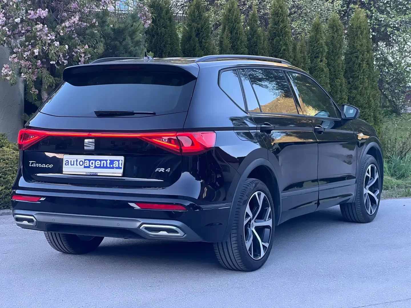 SEAT Tarraco FR 4Drive 7 Sitze PANO AHK STHZ Memory BEATS Schwarz - 2