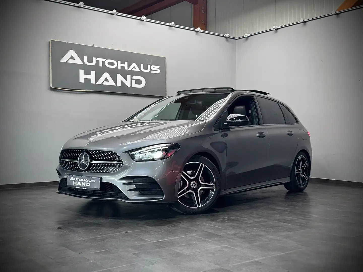 Mercedes-Benz B 200 *AMG-LINE*PANO*360*TOTWINKEL*1.HAND* Grau - 1