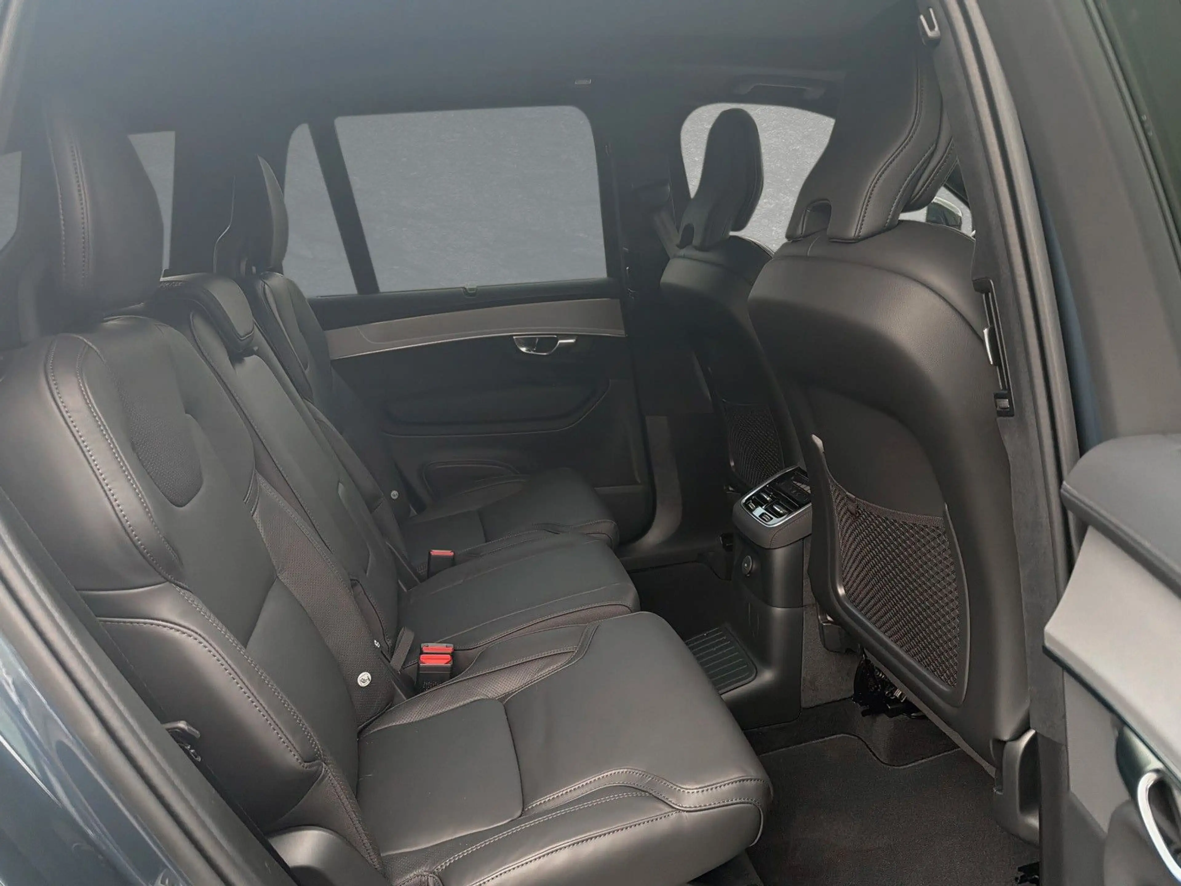 Volvo XC90 T8 AWD Black Edition Ultra 7-Sitzer AHK — photo 5