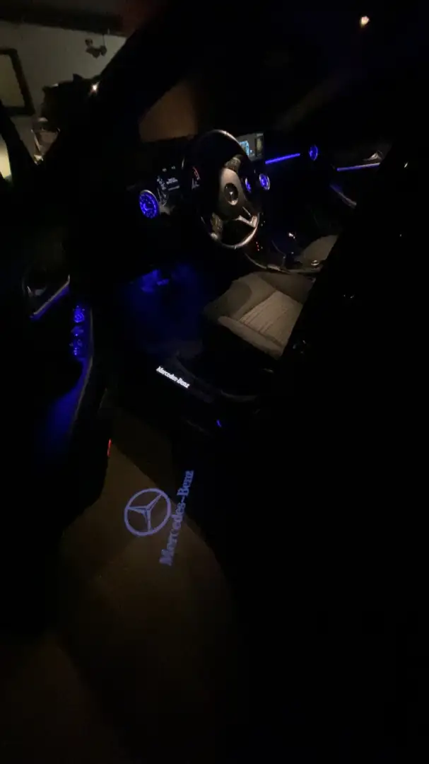 Mercedes-Benz A 180 AMG Line - 1