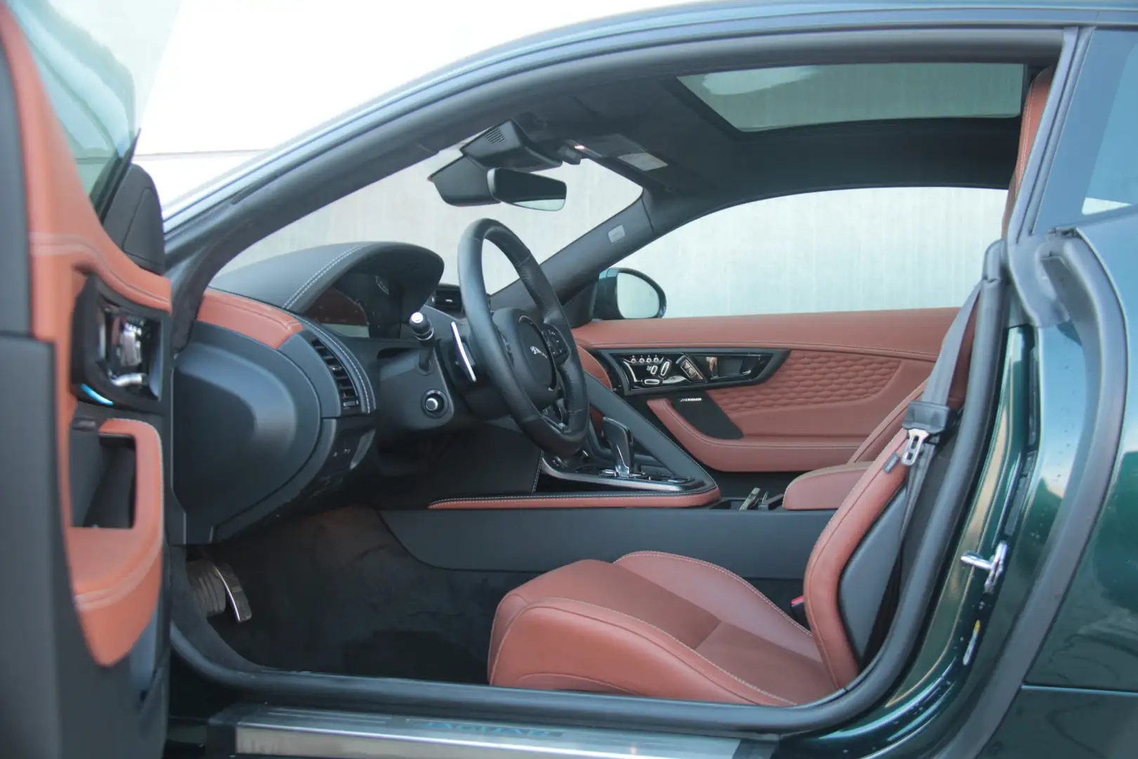 Jaguar F-Type P575 AWD R 75 | British Racing Green Verde - 2