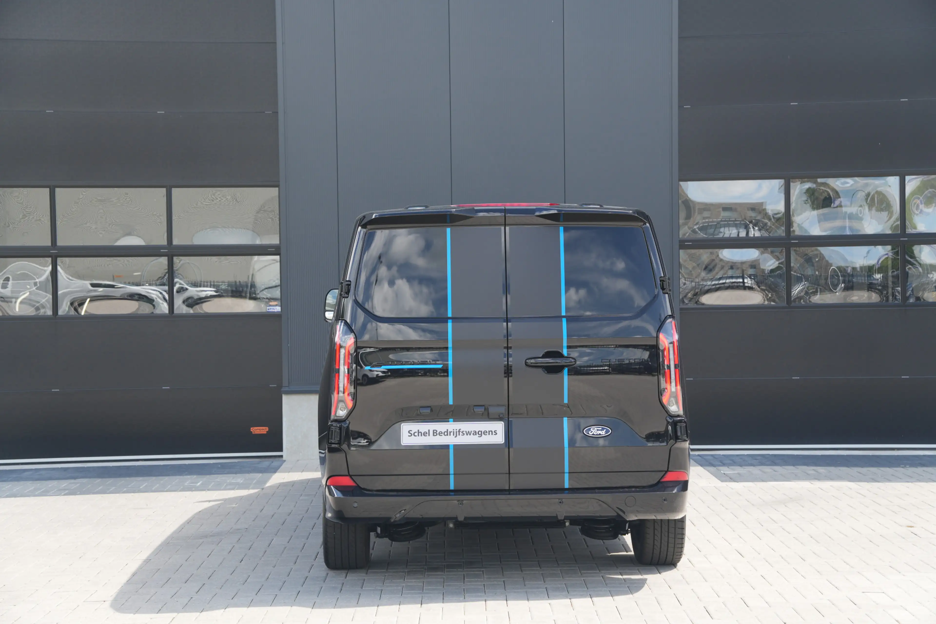 Ford Transit Custom E-Transit 340 L2H1 Sport 71 kWh 218pk - DIRECT LEV — photo 6