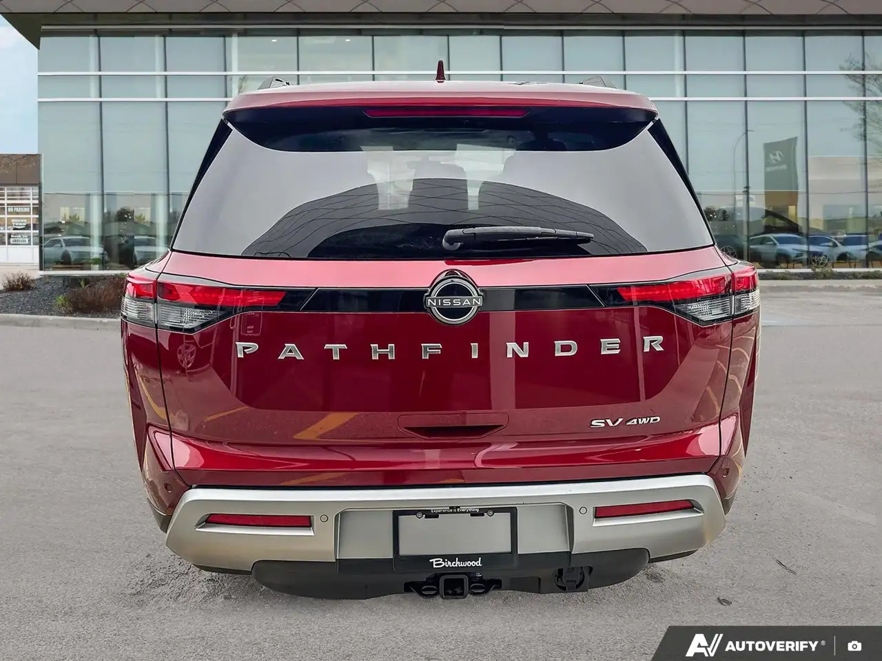 Nissan Pathfinder снимка Nissan Pathfinder