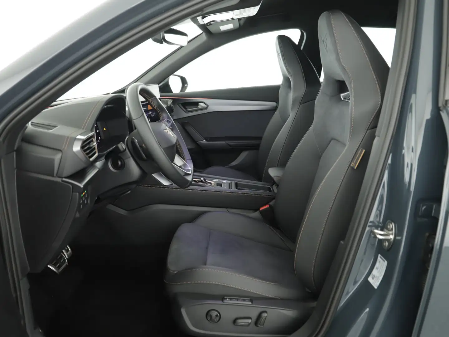CUPRA Formentor 1.5 e-TSI 150 PS DSG Blau - 1