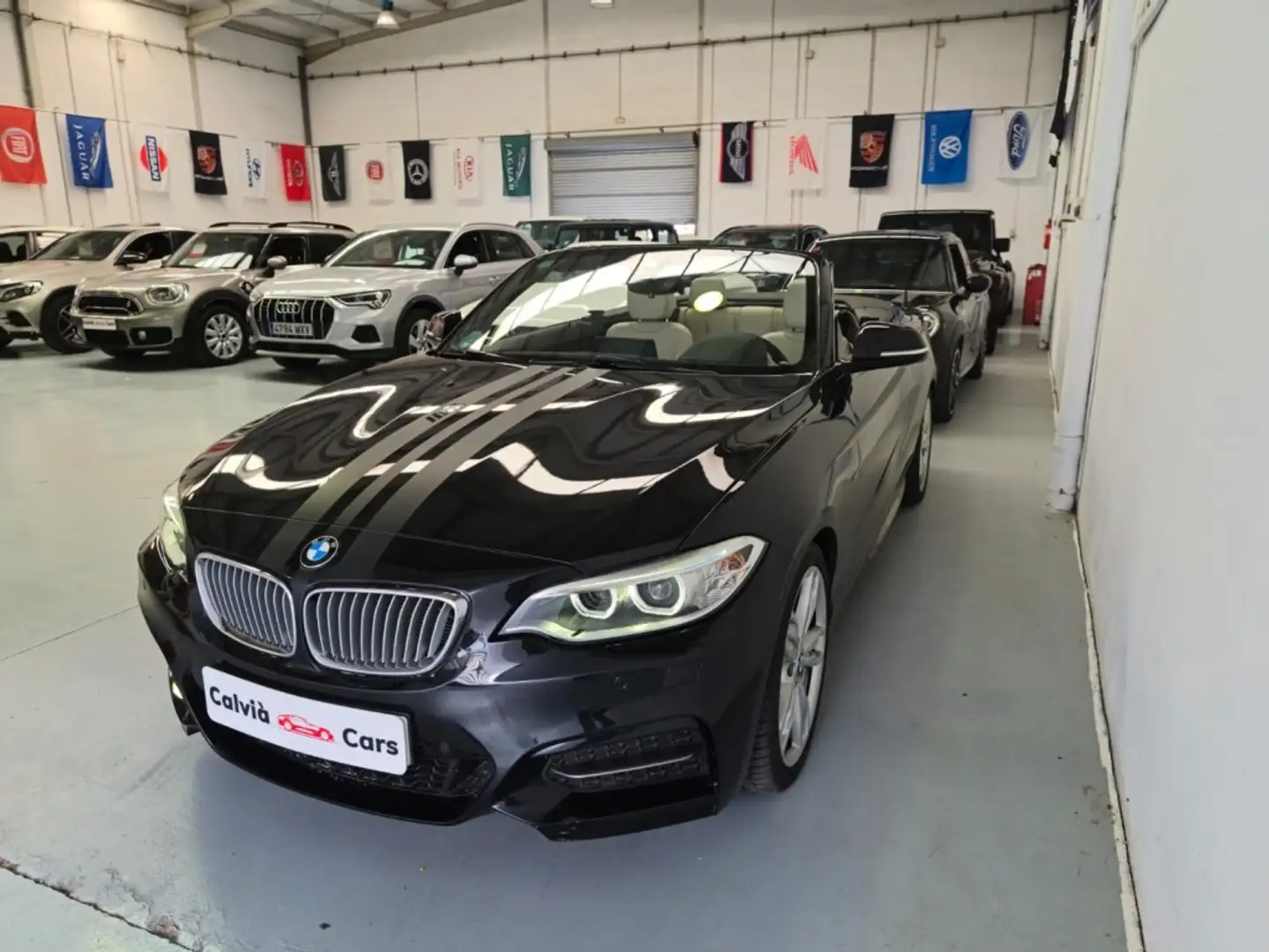 BMW 235 M235iA Cabrio Schwarz - 2