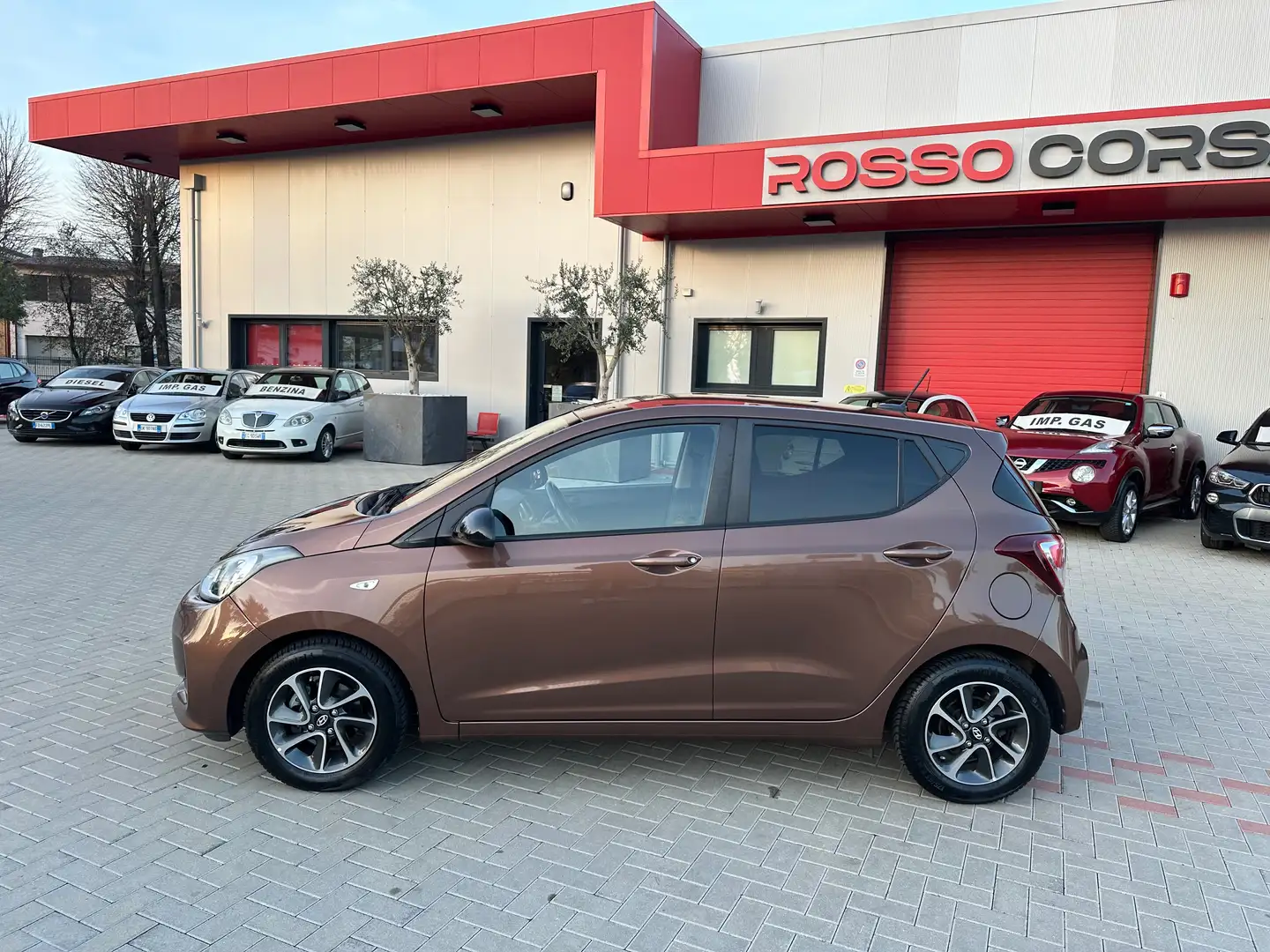 Hyundai i10 1.0 Advanced Plus Pack econext GPL UNIPRO Marrone - 2
