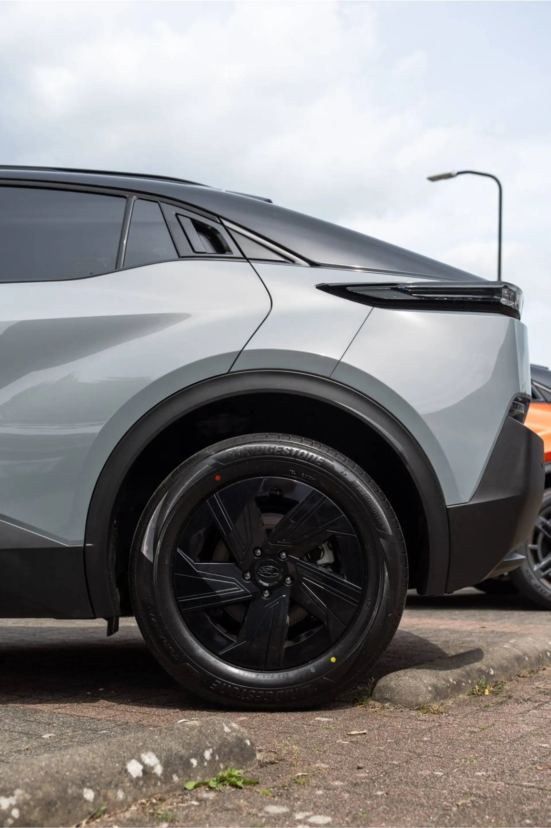 Subaru Uncharted 2E-xcite 57.7 kWh - Nu met Gratis Afneembare trekh — photo 6