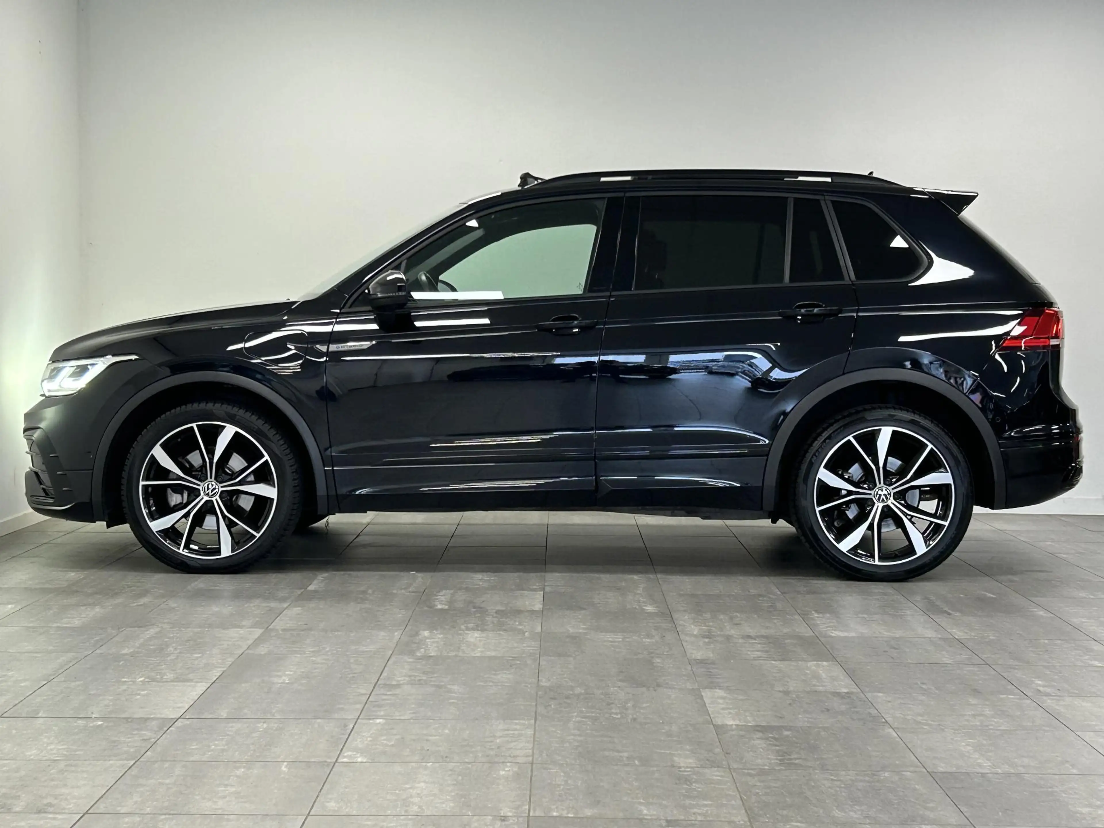 Volkswagen Tiguan 1.4 TSI eHybrid R-Line Black Style | 94% SOH | PAN — photo 19