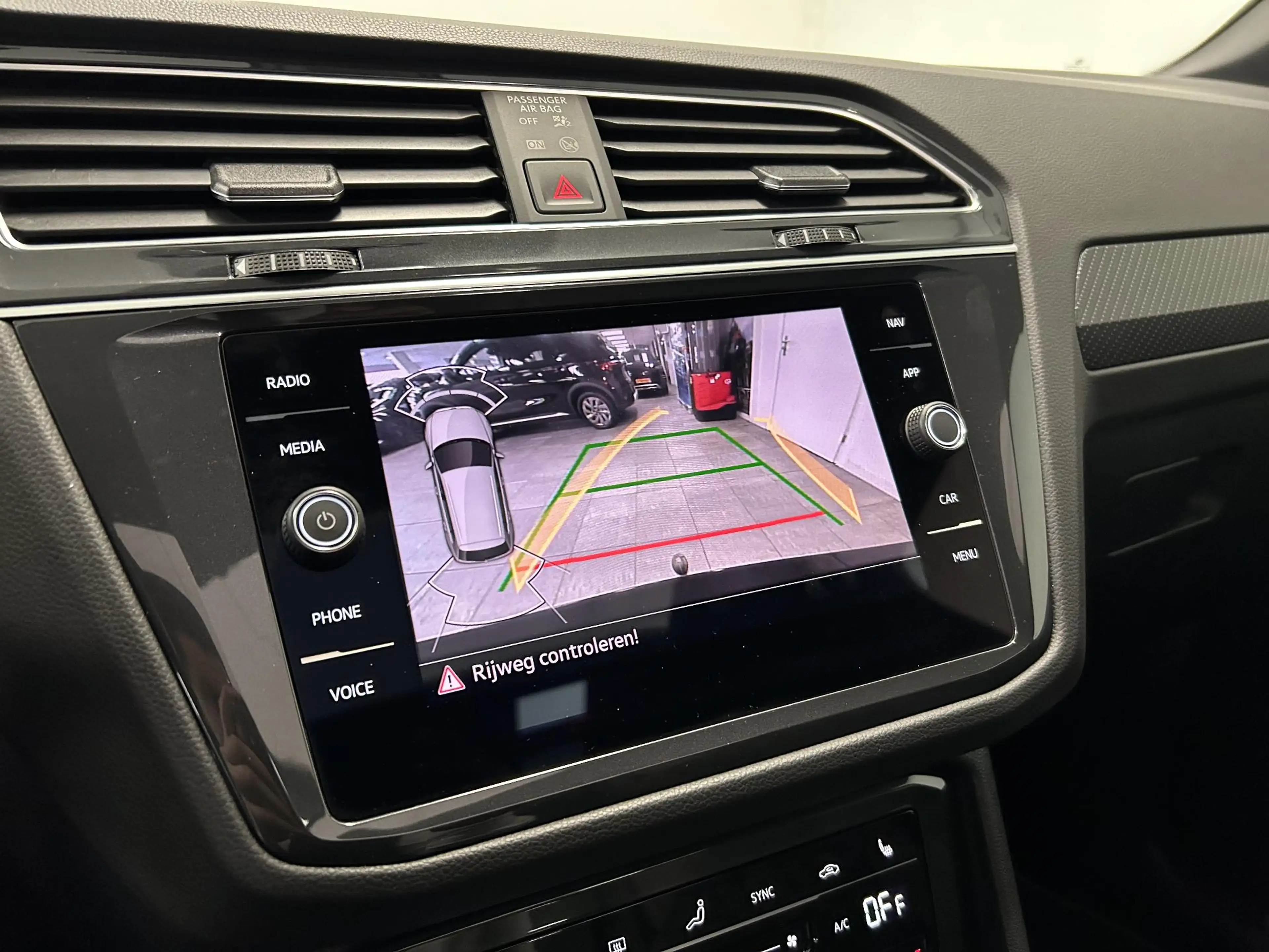 Volkswagen Tiguan 1.4 TSI eHybrid R-Line Black Style | 94% SOH | PAN — photo 12