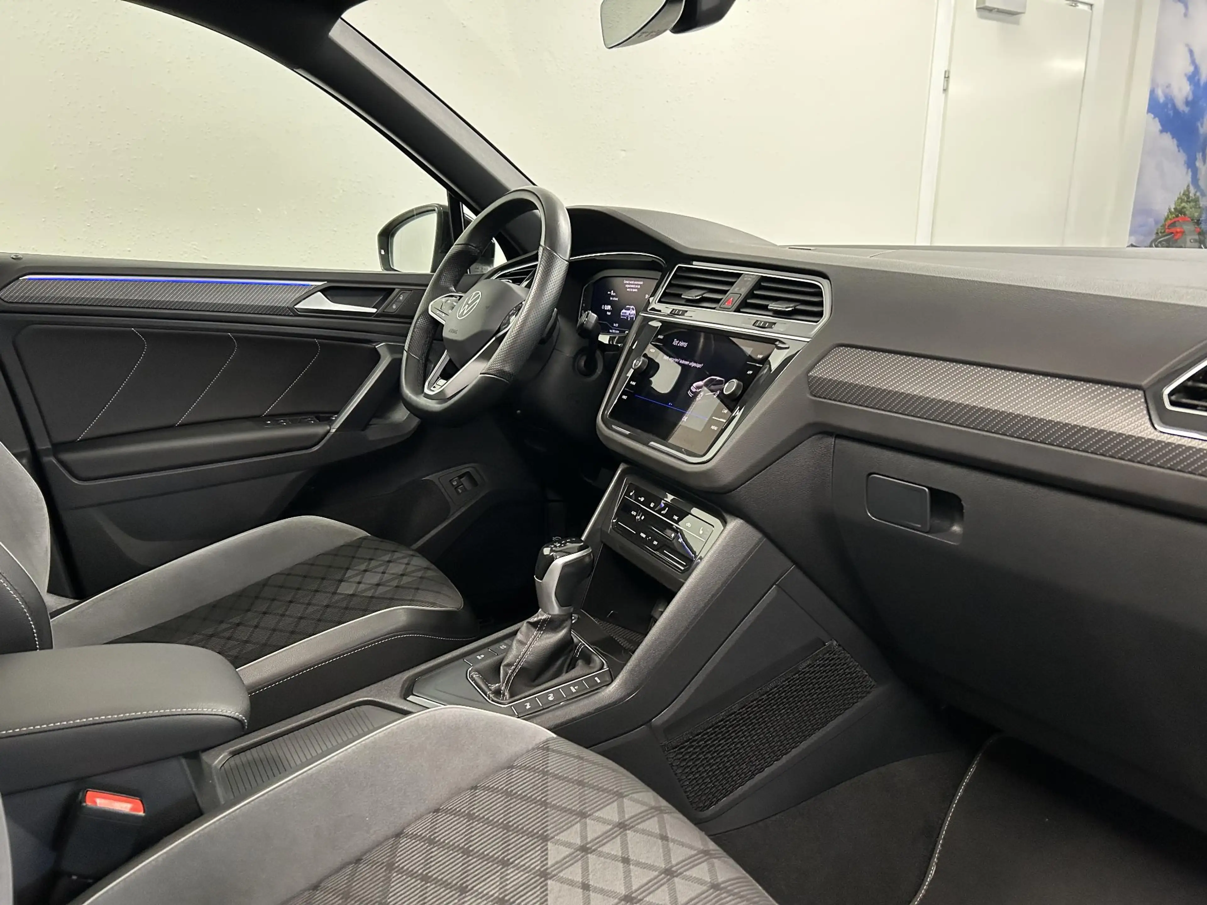 Volkswagen Tiguan 1.4 TSI eHybrid R-Line Black Style | 94% SOH | PAN — photo 32