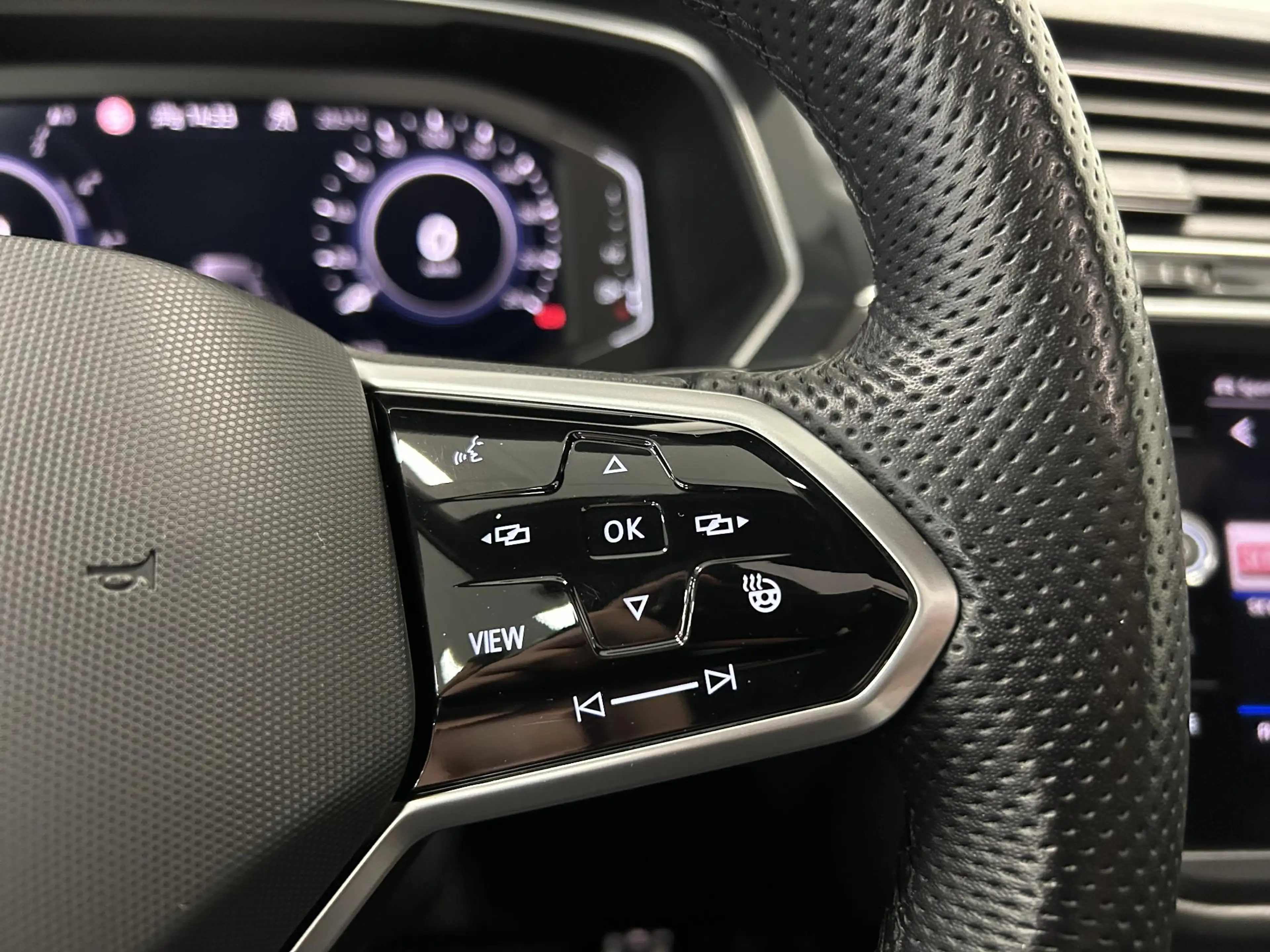 Volkswagen Tiguan 1.4 TSI eHybrid R-Line Black Style | 94% SOH | PAN — photo 24