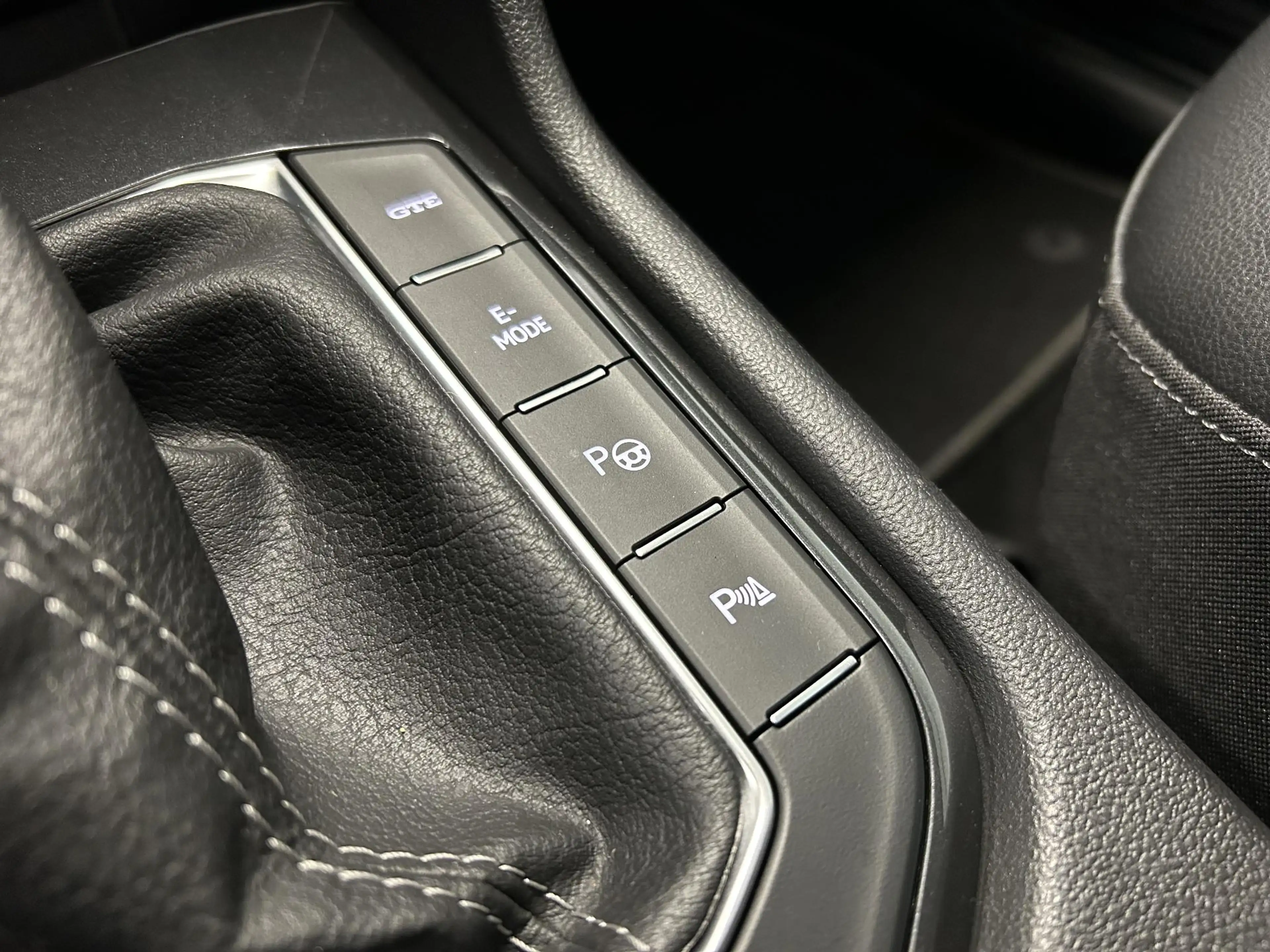 Volkswagen Tiguan 1.4 TSI eHybrid R-Line Black Style | 94% SOH | PAN — photo 26