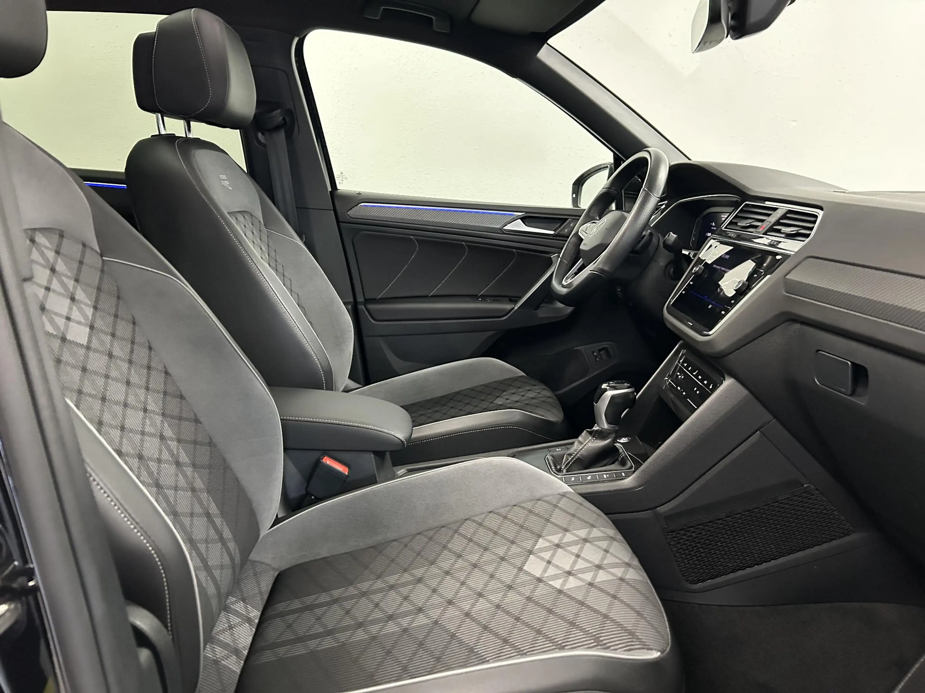 Volkswagen Tiguan 1.4 TSI eHybrid R-Line Black Style | 94% SOH | PAN — photo 31