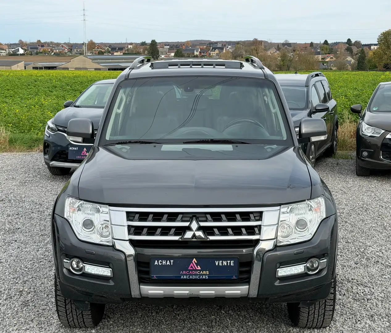 Mitsubishi Pajero 7places - Pajero 3.2 DI-D - Toit ouvrant - Gps Gris - 2