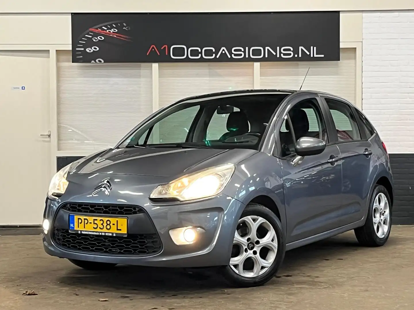 Citroen C3 1.4 VTi Ligne Business Grau - 2