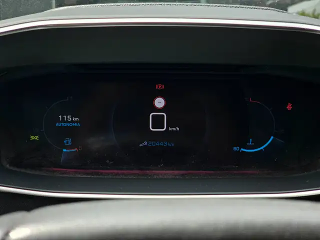 Peugeot 208 view 12
