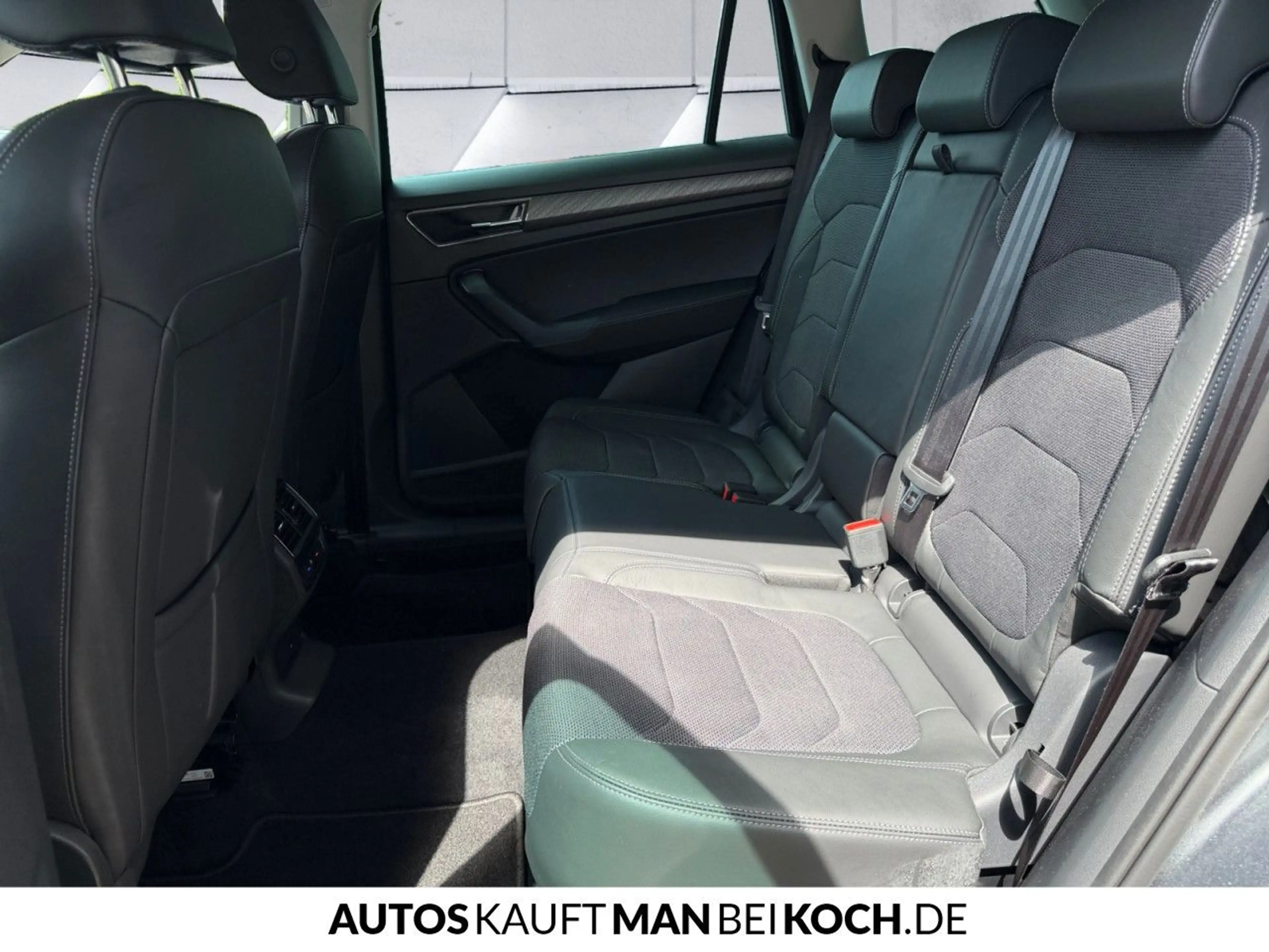 Skoda Kodiaq 2.0TSI DSG 4x4 Style DCC STHZG MATRIX ACC — photo 8