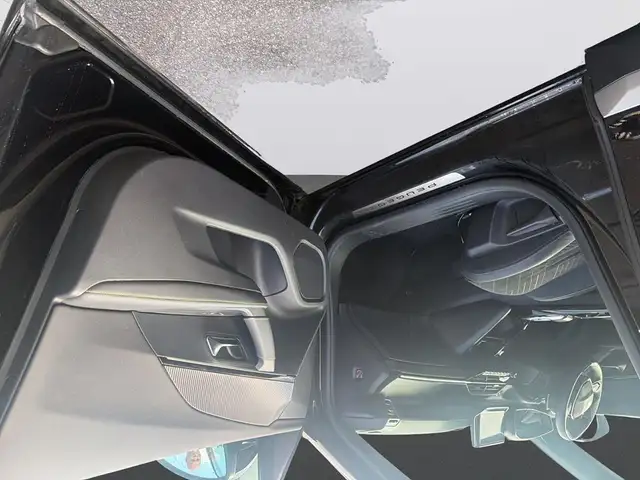 Peugeot 2008 view 11