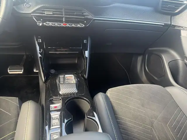 Peugeot 2008 view 12