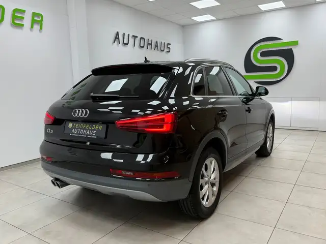 Audi Q3 view 7