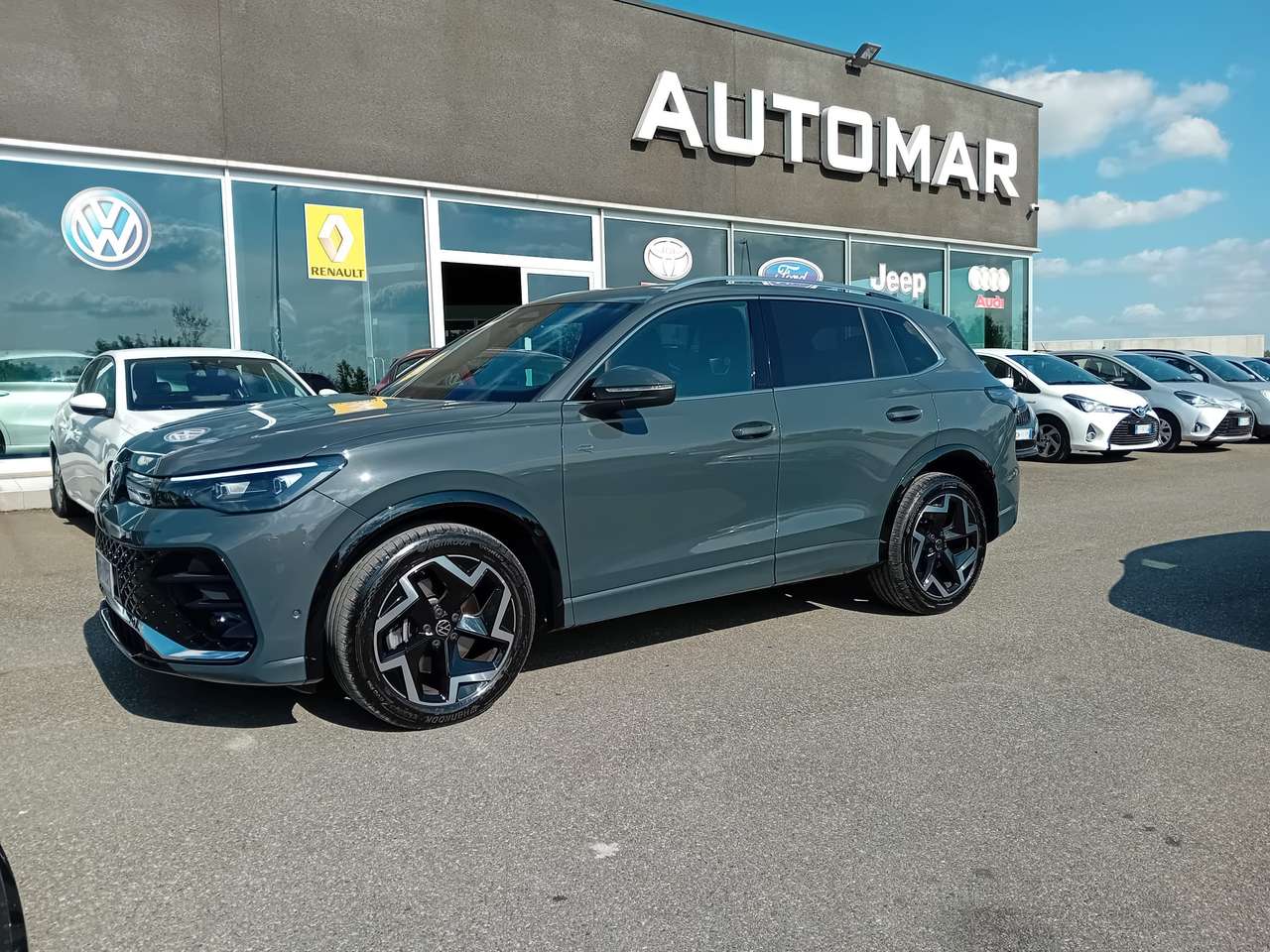 Volkswagen Tiguan New Model 2.0 tdi R-Line 150cv dsg PREZZO VERO , PERFETTO