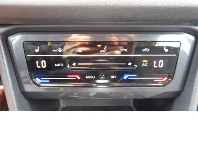 Volkswagen Tiguan Allspace view 7
