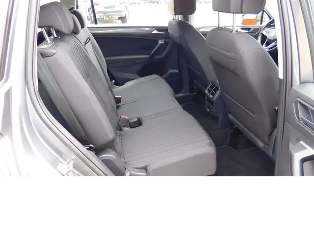 Volkswagen Tiguan Allspace view 10
