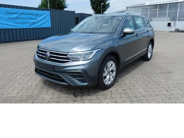 Volkswagen Tiguan Allspace view 5