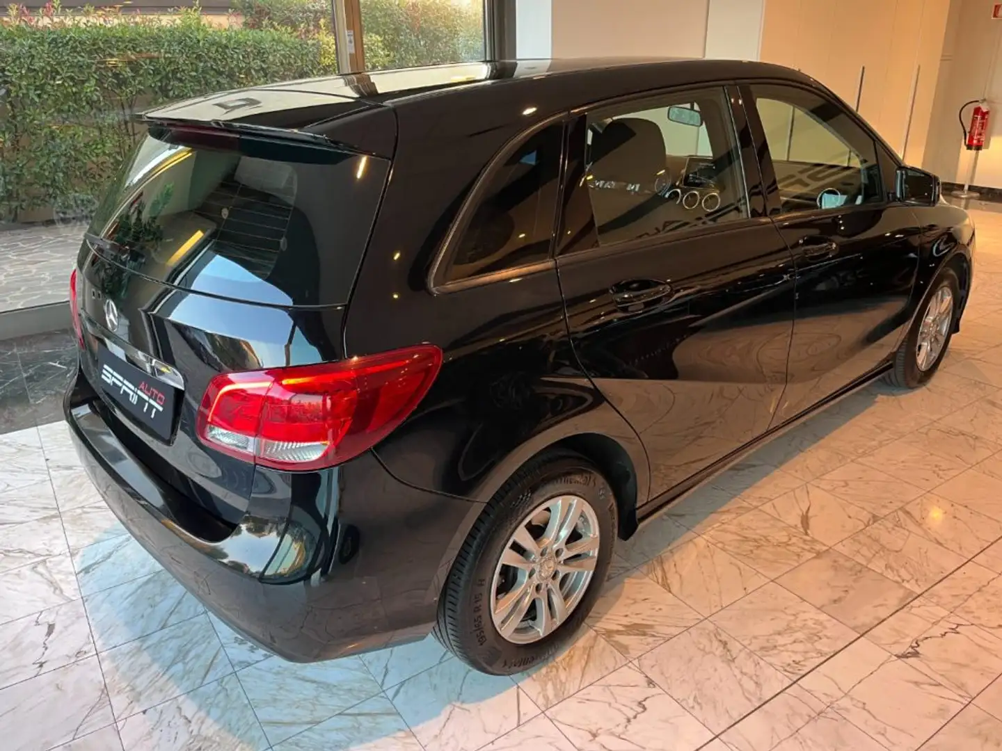 Mercedes-Benz B 180 d EXECUTIVE 109CV 6M. Nero - 2