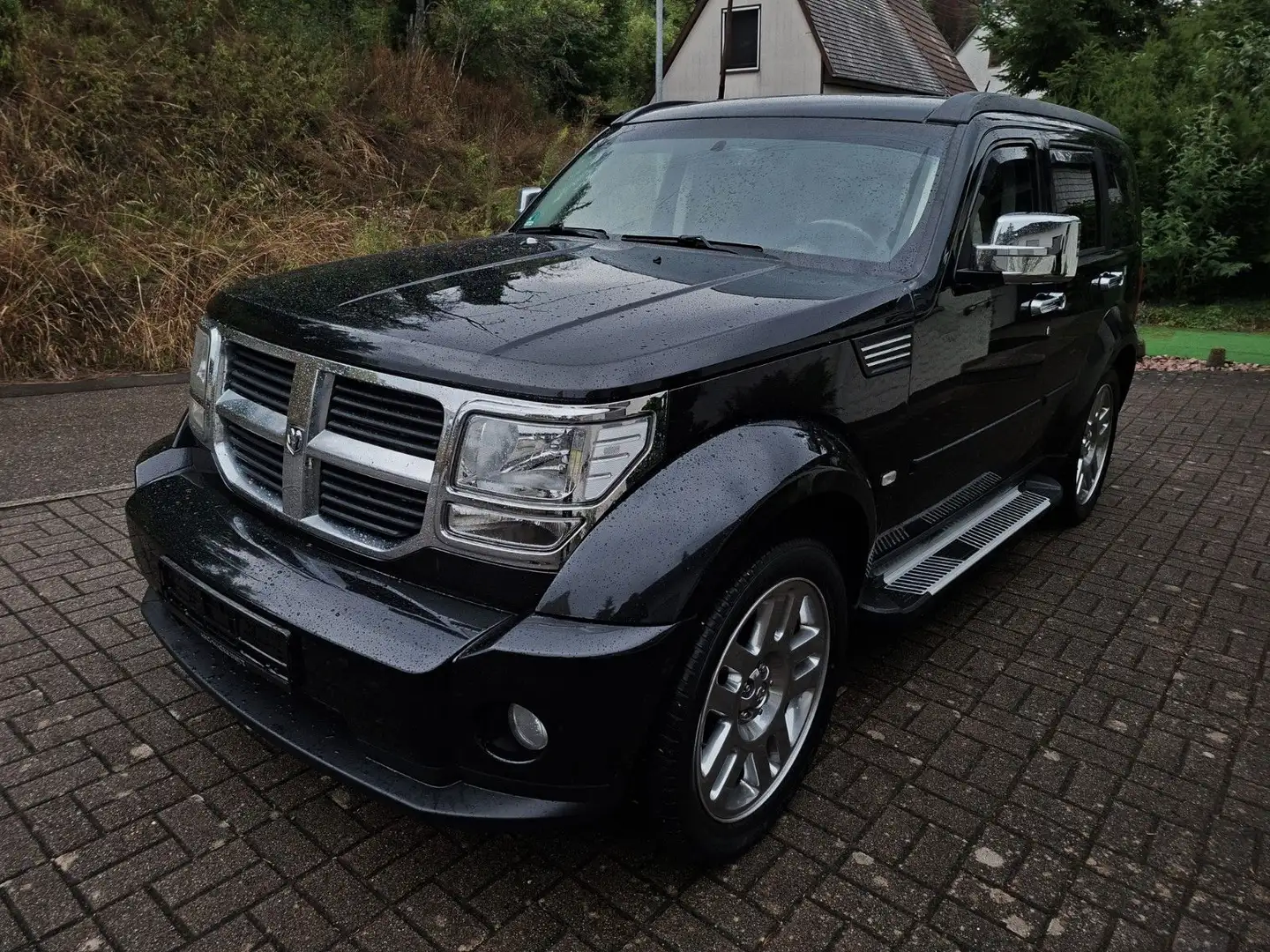 Dodge Nitro Чорний - 2