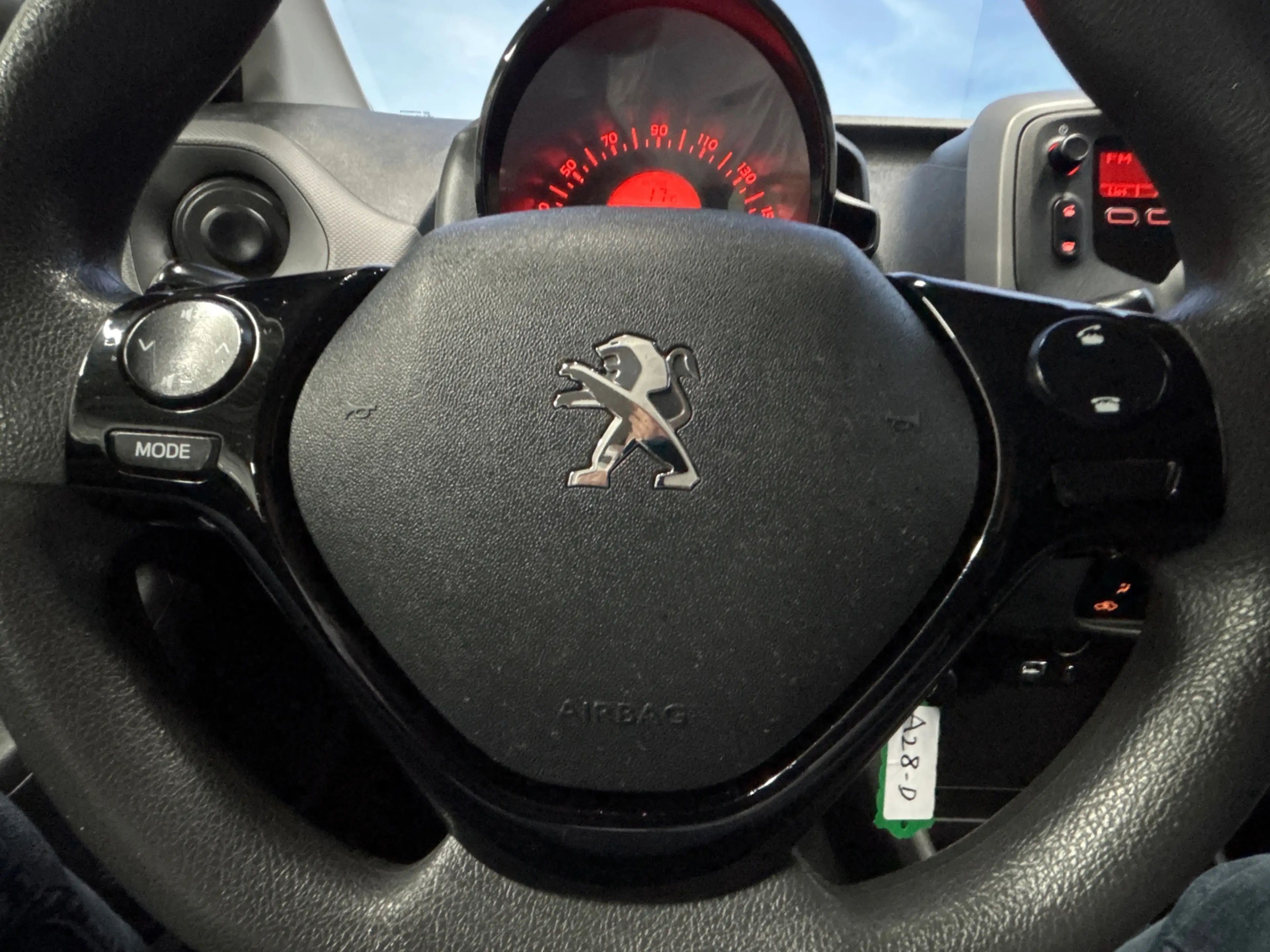 Peugeot 108 1.0 e-VTi Active Airco, Bluetooth — photo 18