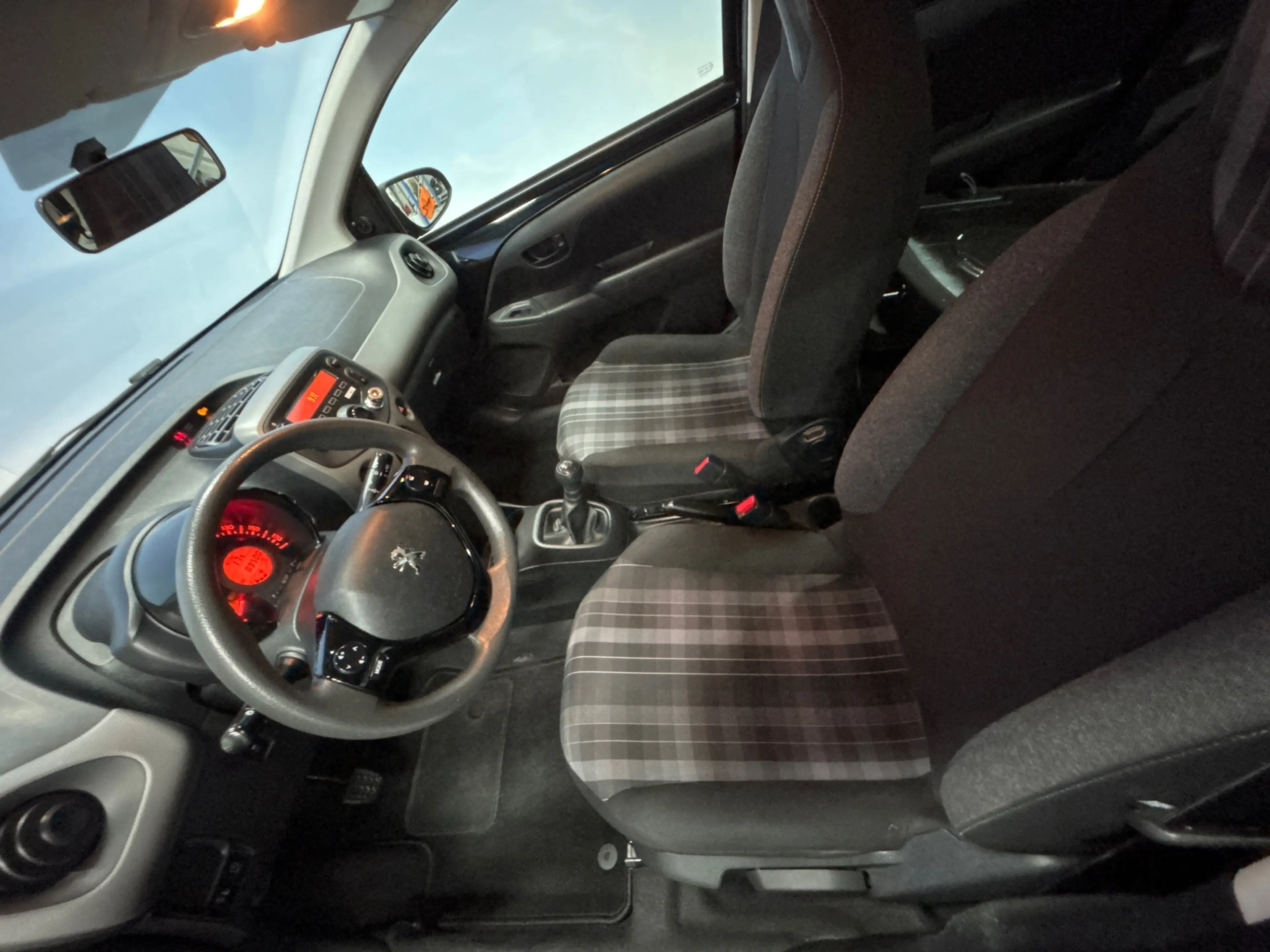 Peugeot 108 1.0 e-VTi Active Airco, Bluetooth — photo 13