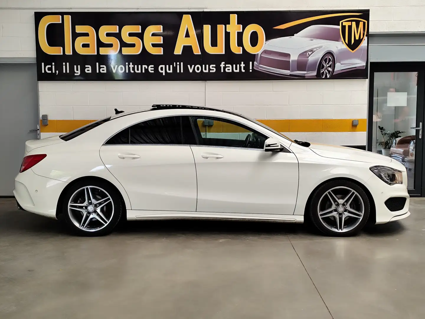 Mercedes-Benz CLA 180 Pack AMG Garantie 12 mois !!! Toit ouvrant !!! Blanc - 2