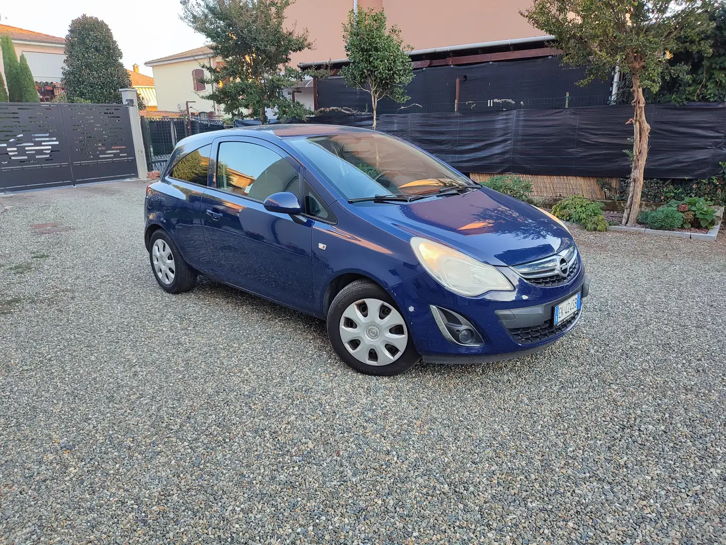 Opel Corsa Corsa IV 2010 3p 1.2 Club 85cv Bleu - 1