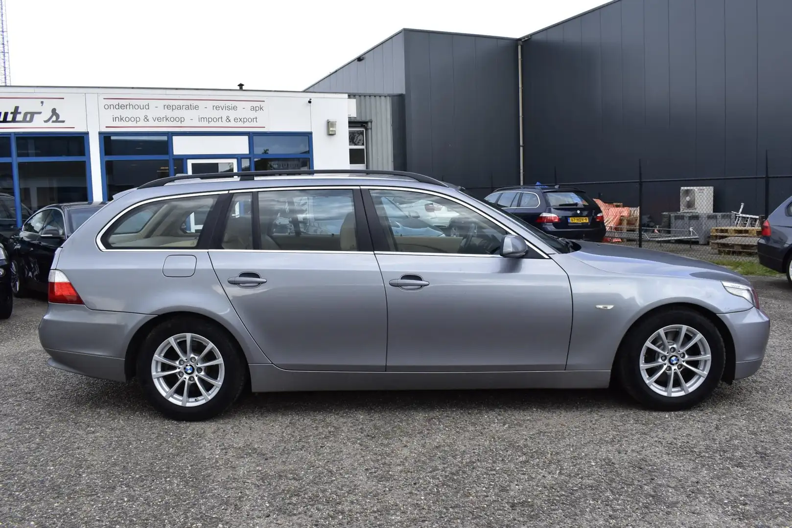 BMW 525 5-serie Touring 525i Executive youngtimer originee Gris - 2