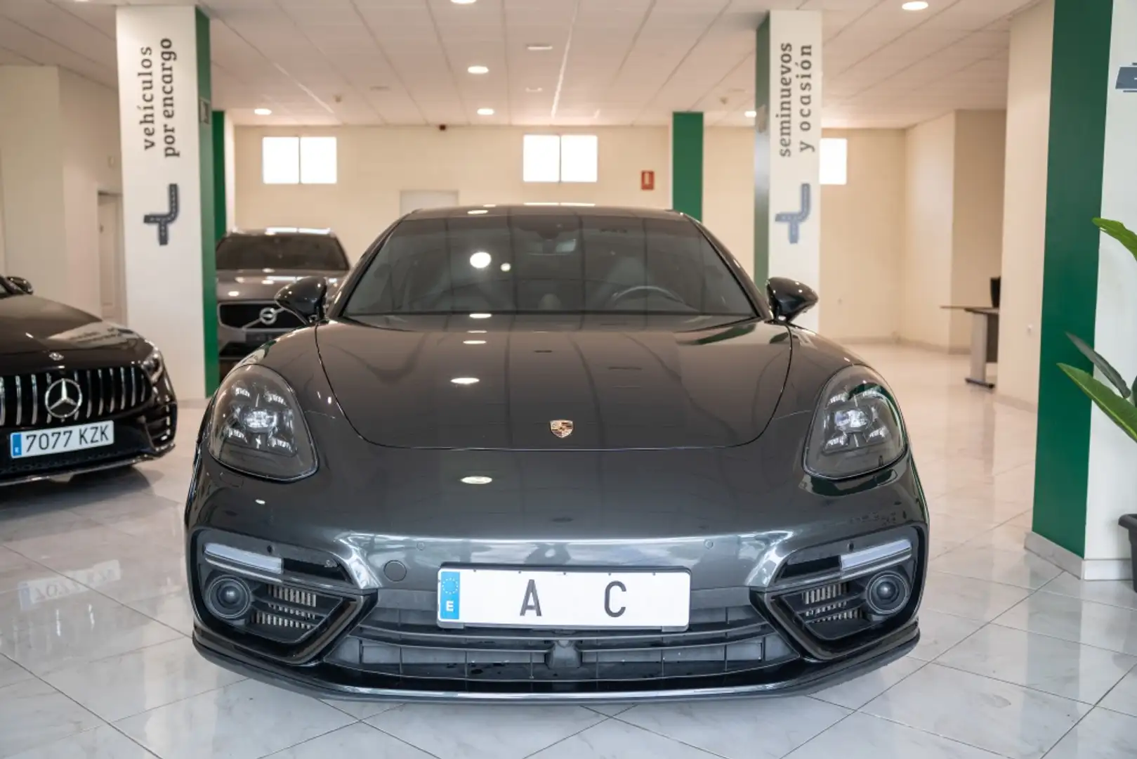 Porsche Panamera Turbo S e-Hybrid Sport Turismo Gris - 2