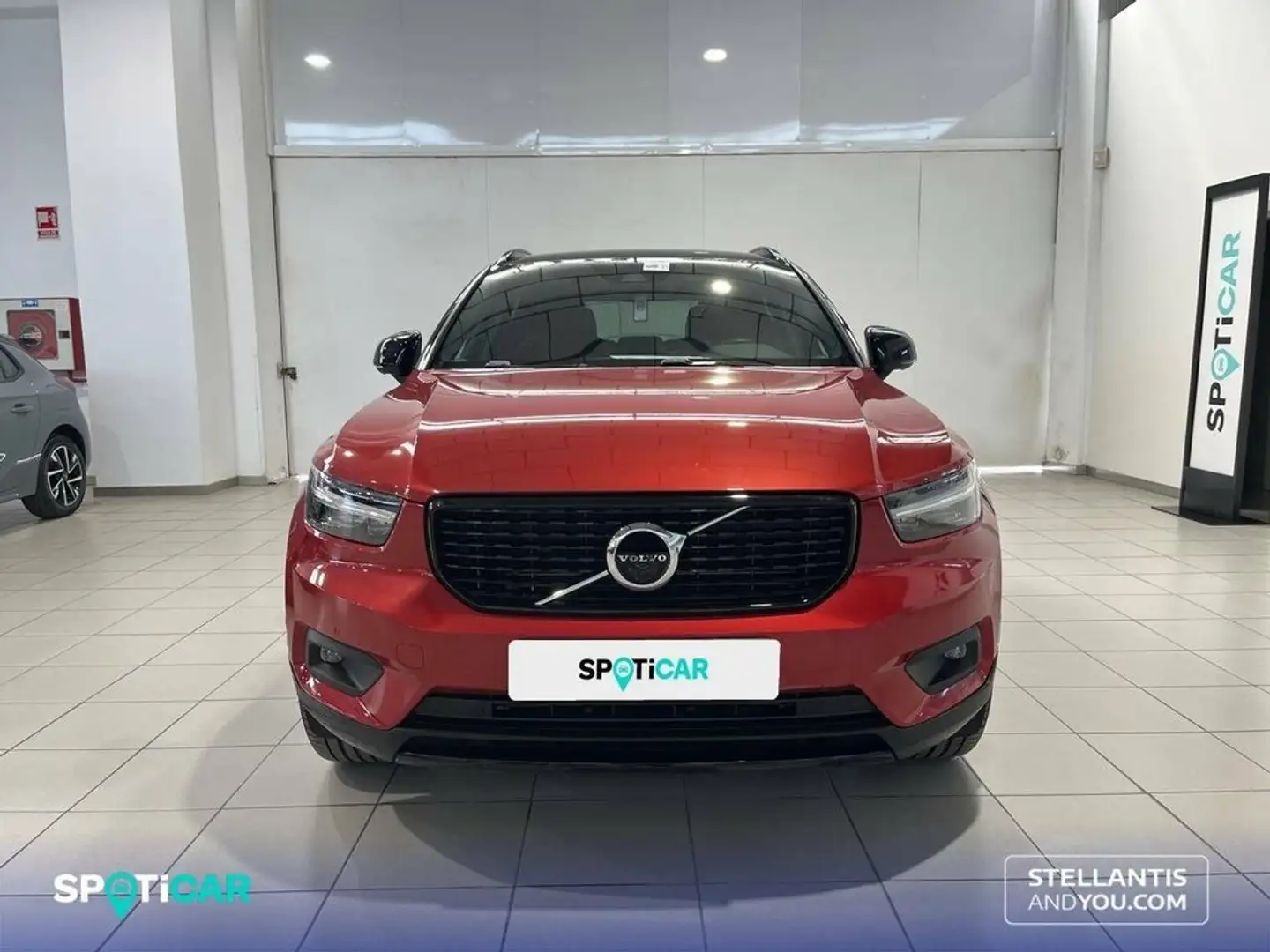 Volvo XC40 1.5 T5 Twin Auto Recharge R-Design Rojo - 2